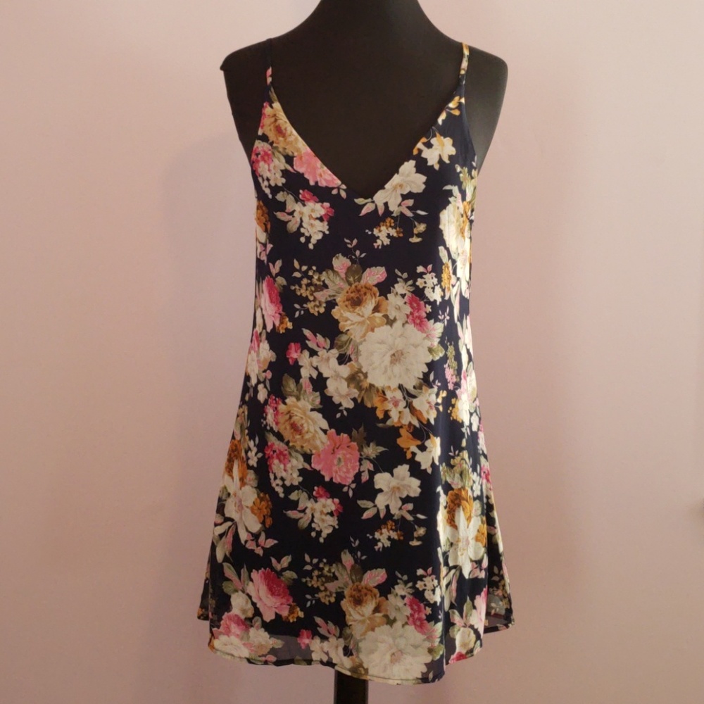 Tobi Floral Shift Dress